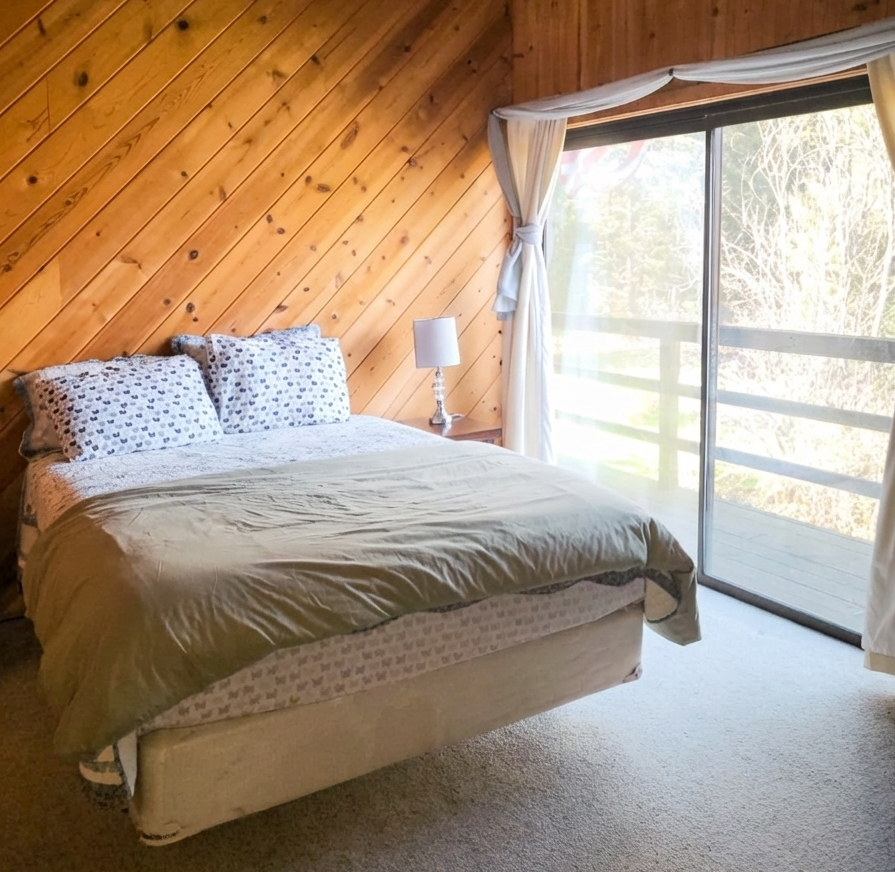 Queen bedroom with fireplace